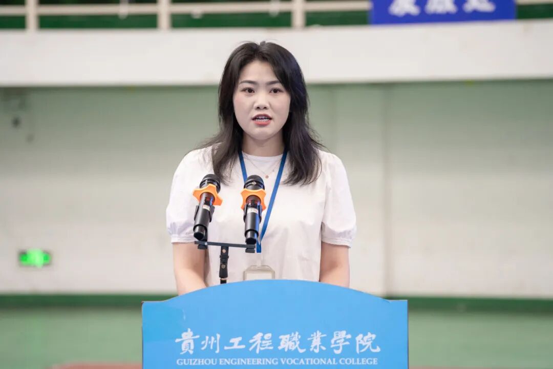 我校举行2025级新生军训结训暨开学典礼(图6) 我校举行2025级新生军训结训暨开学典礼(图6)