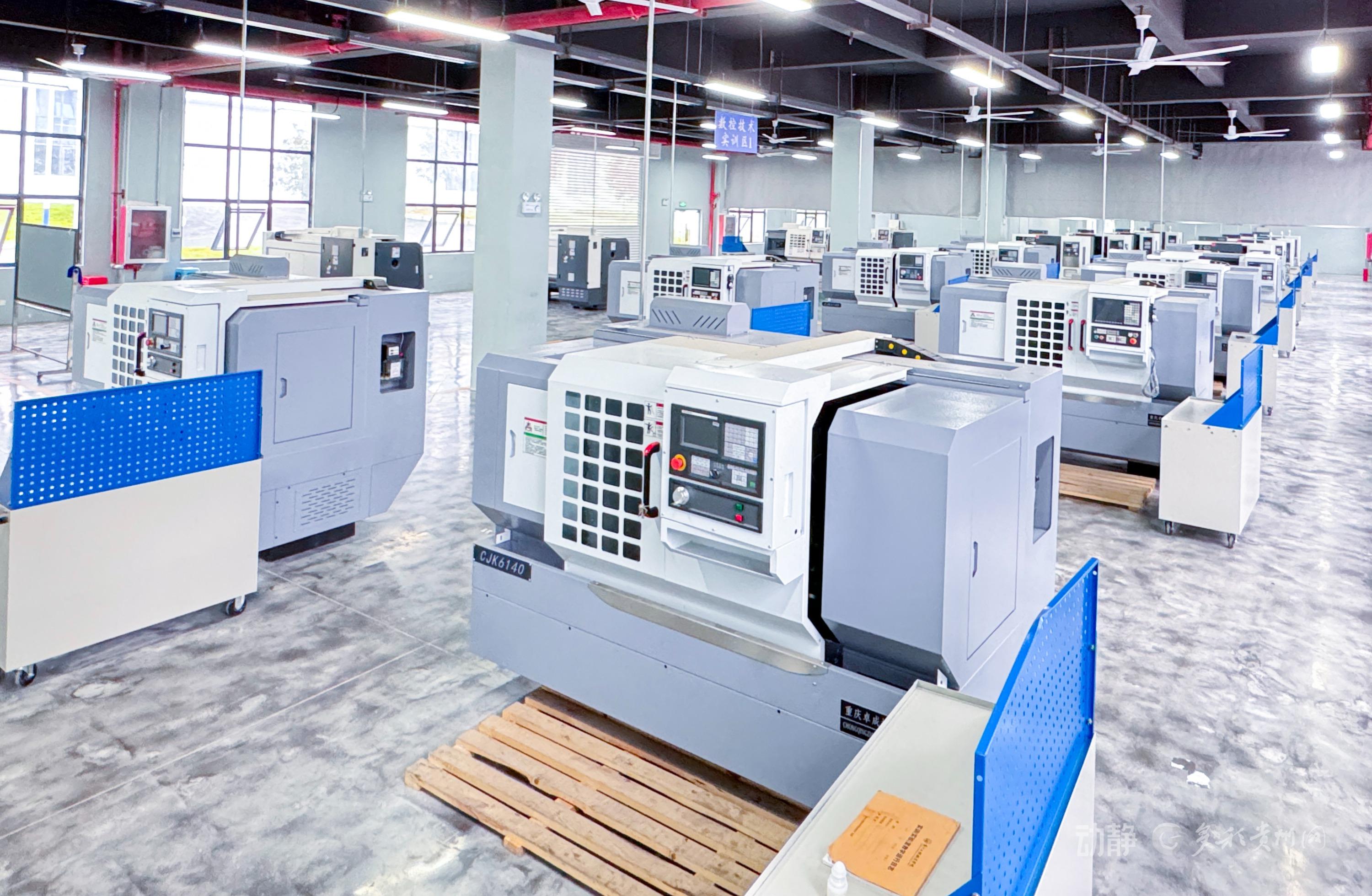 锚定职业教育航向 男阳茎进女阳道视频大全十年砥砺铸华章(图12) 锚定职业教育航向 男阳茎进女阳道视频大全十年砥砺铸华章(图12)