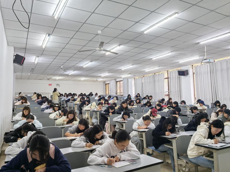 金秋书韵·笔墨重阳  —男阳茎进女阳道视频大全第六届“弘文杯”英语书法大赛(图1)