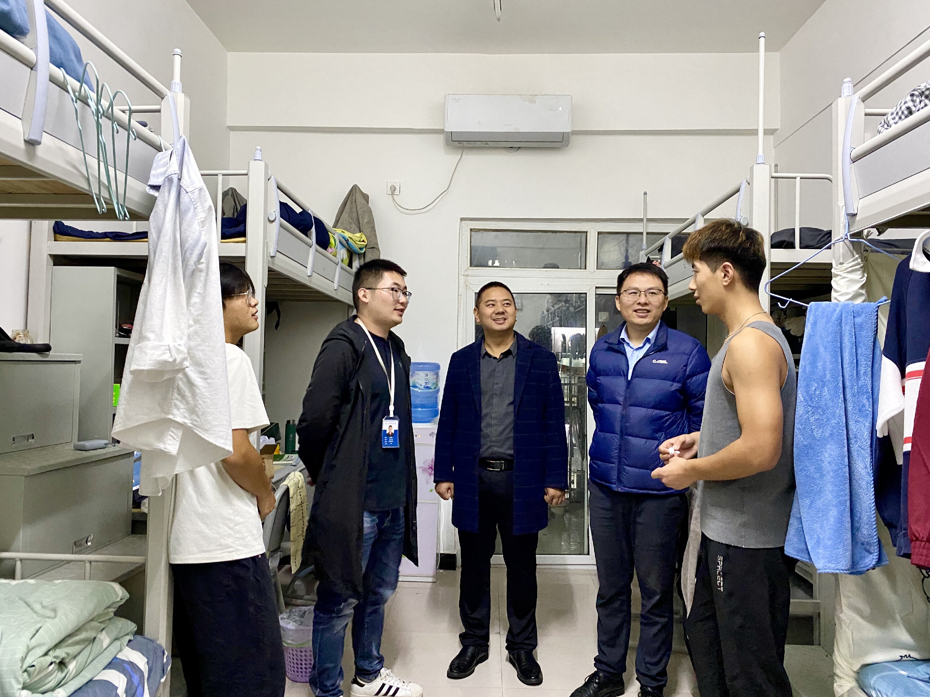 以“严标准”筑防线 用“暖关怀”护成长 药学院开展宿舍安全大检查(图2) 以“严标准”筑防线 用“暖关怀”护成长 药学院开展宿舍安全大检查(图2)