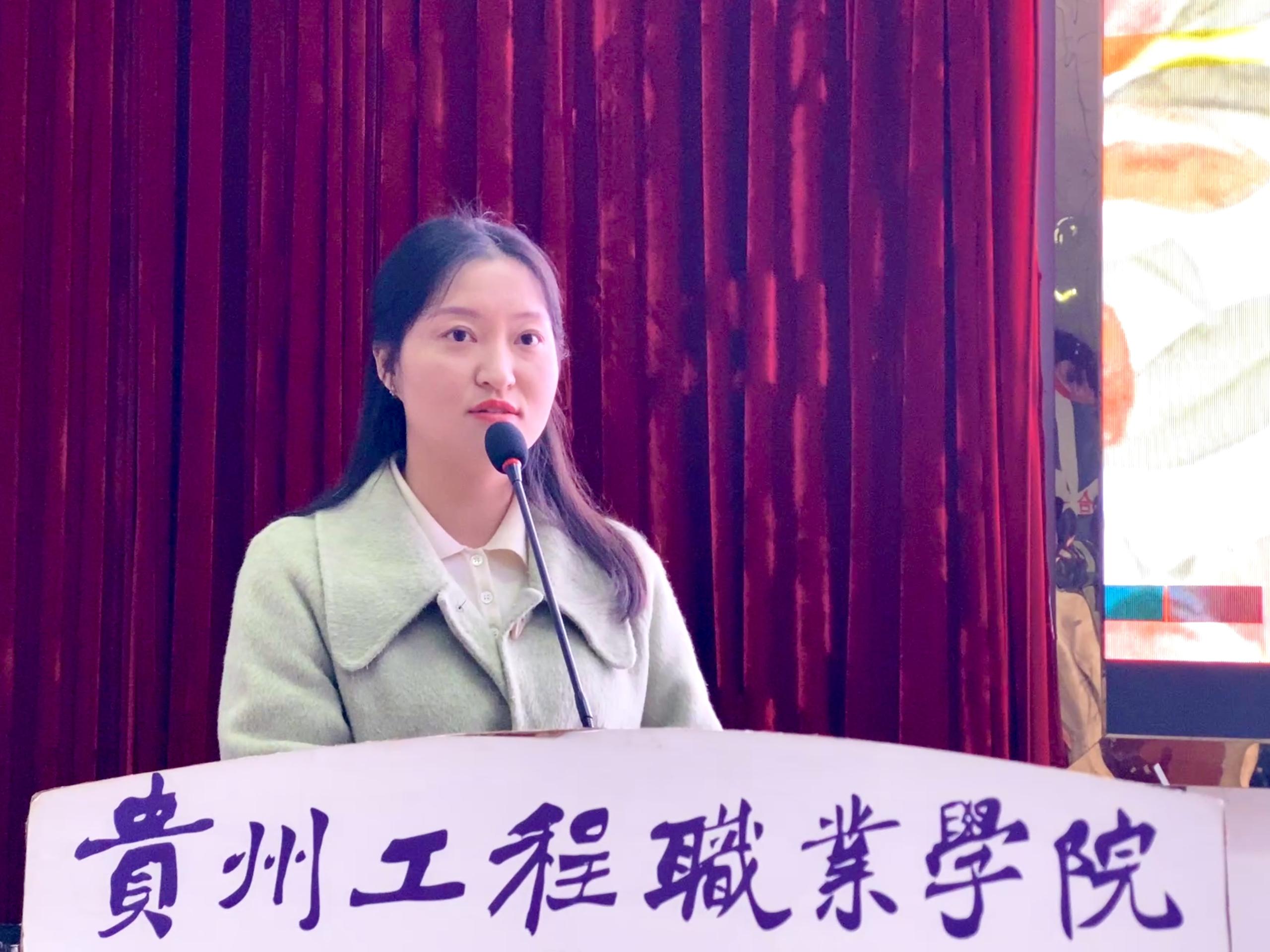 快乐青春.知“性”成长——药学院召开女生 安全教育大会(图1) 快乐青春.知“性”成长——药学院召开女生 安全教育大会(图1)