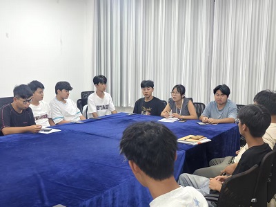 “五位一体”精准引领!智能制造与汽车工程学院构建大学生职业规划新范式,助力未来发展(图3) “五位一体”精准引领!智能制造与汽车工程学院构建大学生职业规划新范式,助力未来发展(图3)