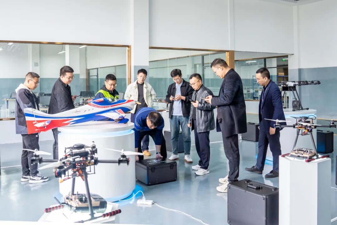 我校无人机实训中心正式启用丨打造高水平产教融合新平台(图2)