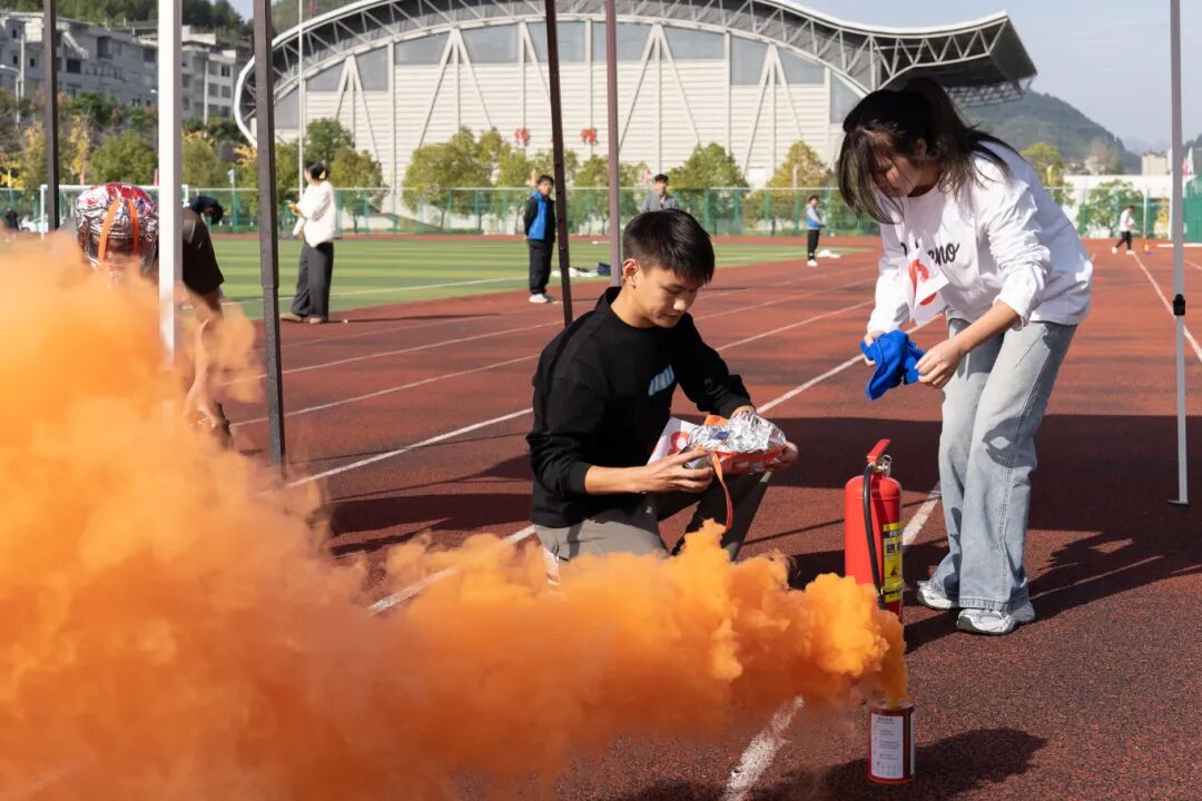 我校举办德江县第四届大学生消防技能运动会暨消防安全培训演练活动(图11)