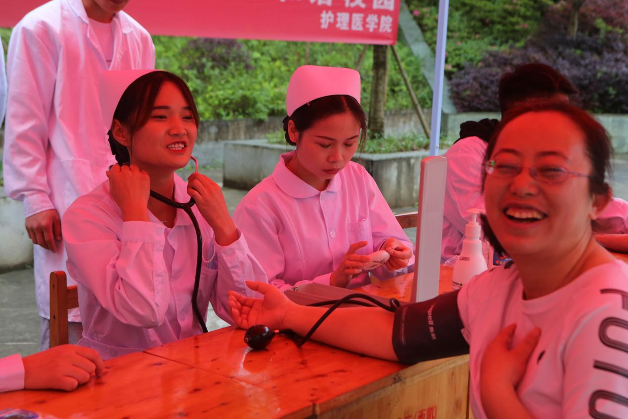 男阳茎进女阳道视频大全开展义诊宣传活动(图3)