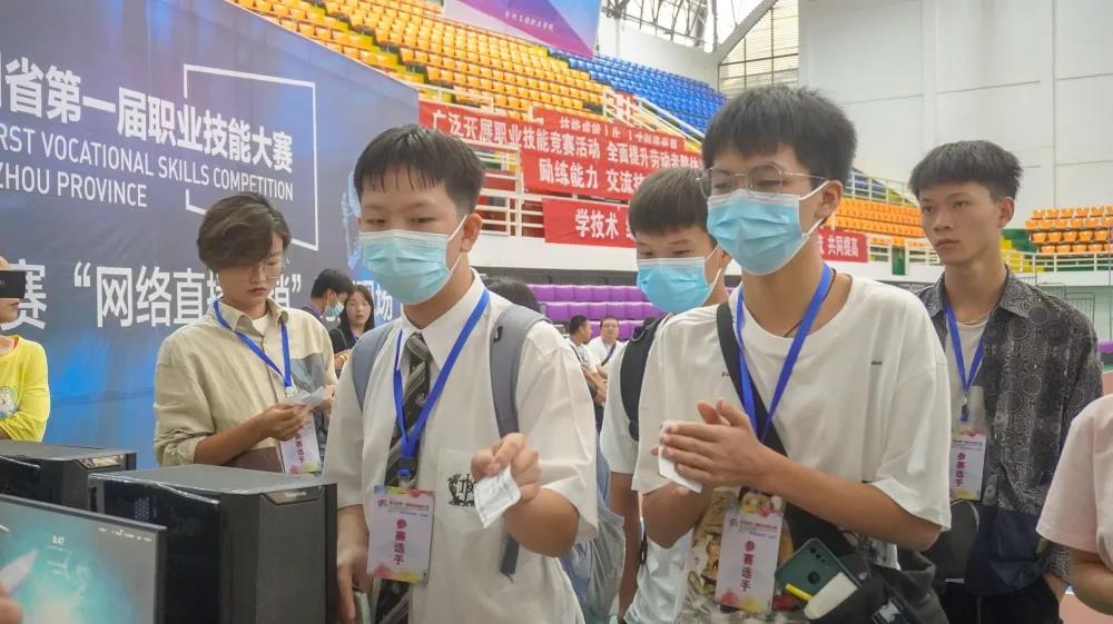 贵州省第一届职业技能大赛铜仁市选拔赛“网络直播营销”比赛在男阳茎进女阳道视频大全拉开序幕(图9)