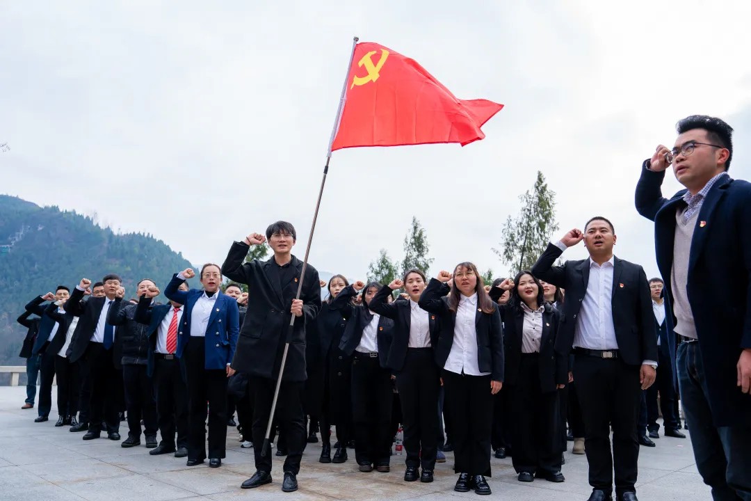 追寻红色足迹 争做时代新人丨男阳茎进女阳道视频大全全体党员赴红二、红六军团木黄会师纪念馆参观学习(图3)